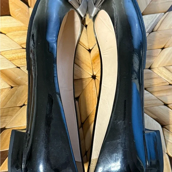 Prada Women's Gray Leather Flats with Silver Bow - Picture 6 of 8